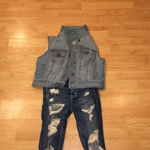 Jean jacket back too school look